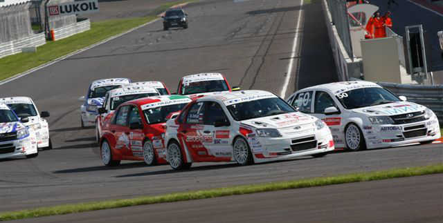    Moscow Raceway 8  9     -,      FIA WTCC  RRC    LADA Granta.