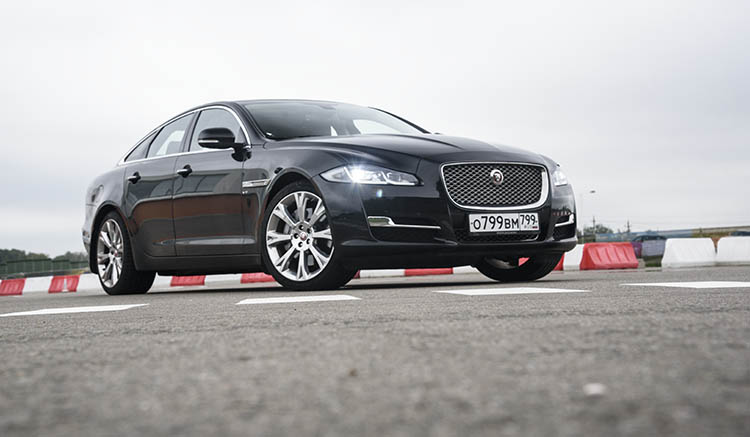 Jaguar XJ