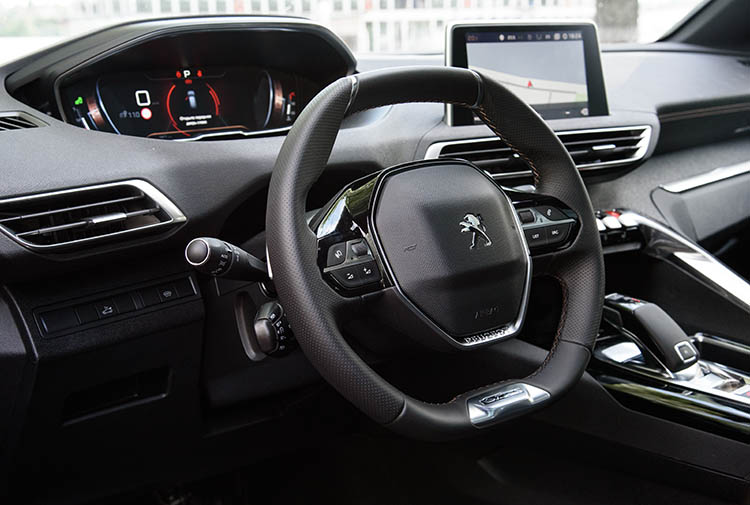  Peugeot 3008   i-Cockpit Amplify