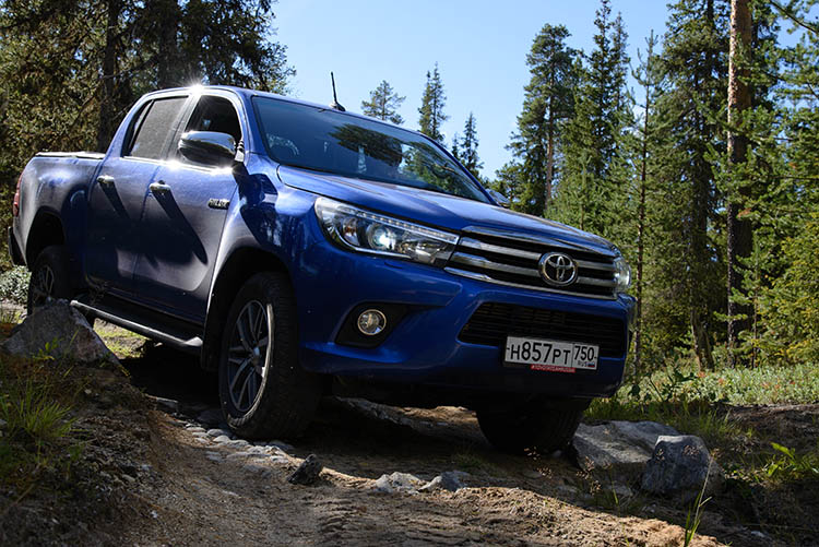   «»    Toyota Hilux