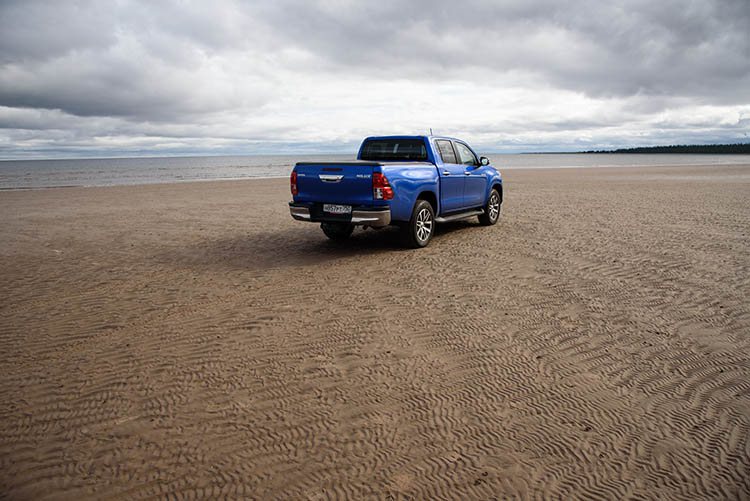   «»    Toyota Hilux