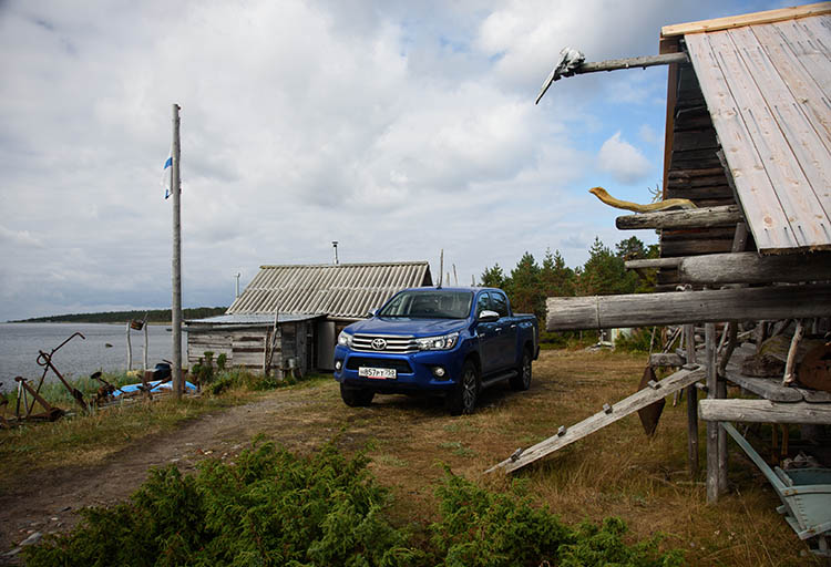   «»    Toyota Hilux