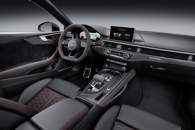   Audi RS5 Coupé      : ,    .