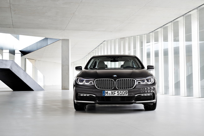          BMW 7  – ,      .