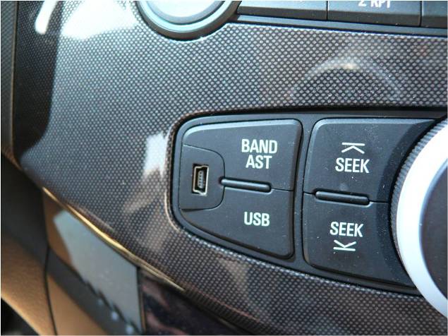 Chevrolet Spark USB-    