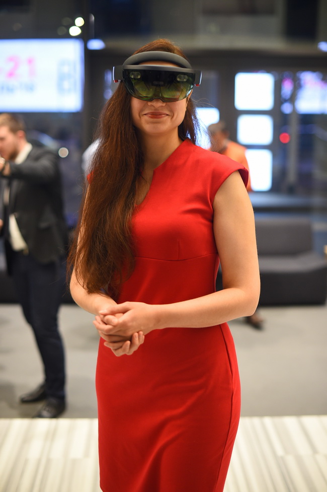  HoloLens -    ,       .