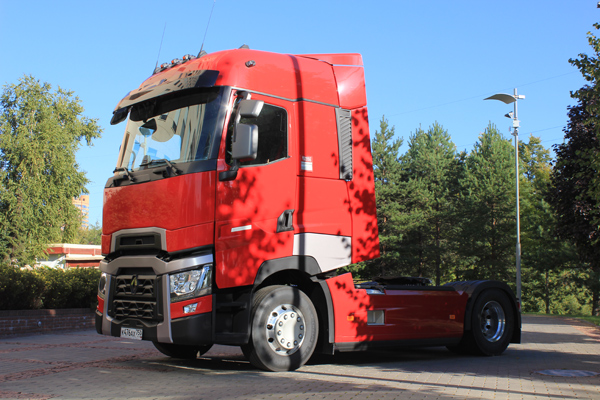  Renault Trucks   -2015