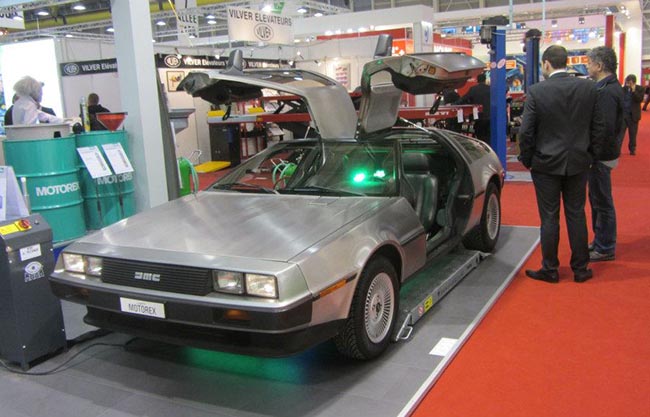 De Lorean -    .