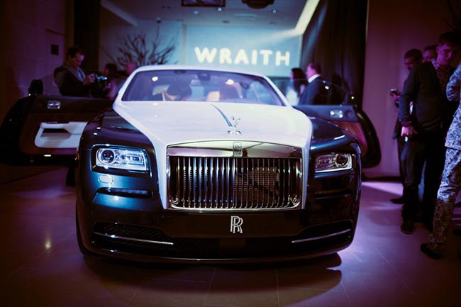 Rolls-Royce Wraith -       . 