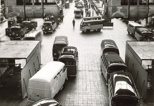  1967 ,        Transporter,      1 800 000 Volkswagen Bulli.