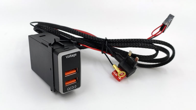 Зарядка для гаджетов в автомобиль на 2 USB 5V 1.0A + 2.1A 12-24V