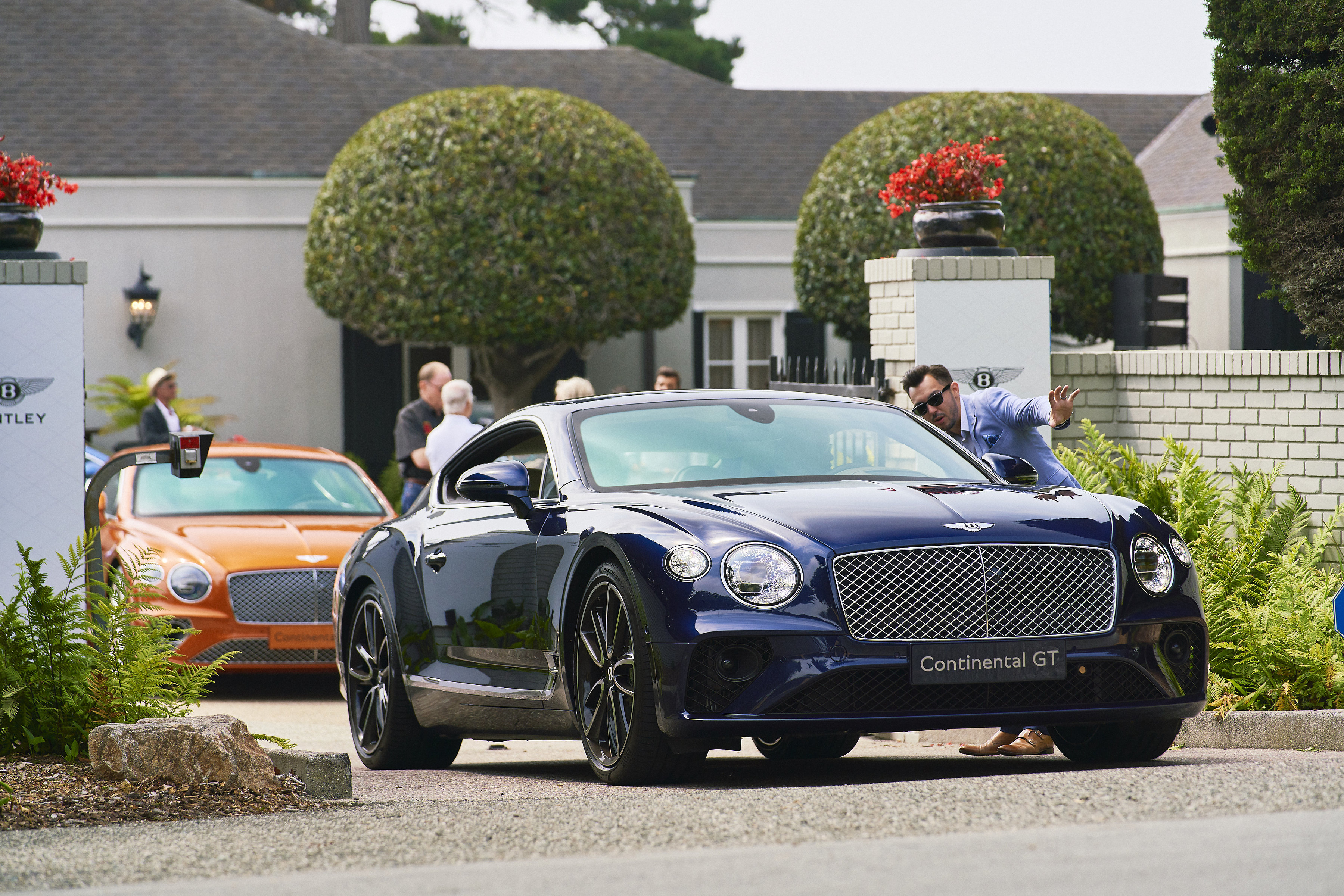 прошлое, настоящее и будущее истинной роскоши bentley на monterey car week  2018